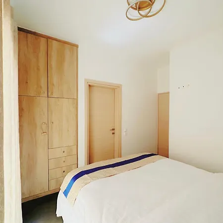 Eutixia House Apartment *