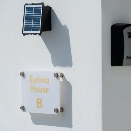 Eutixia House Apartment