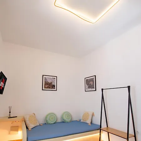 Eutixia House Apartment *